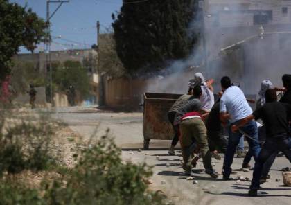 إصابة شاب في مواجهات كفر قدوم مع جنود الاحتلال وحالات اختناق جماعية