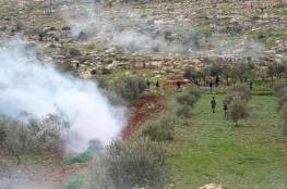 إصابة 7 مواطنين بالاختناق خلال مواجهات مع الاحتلال شرق نابلس