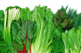 طبيب يكشف فوائد ومضار الخضروات الورقية