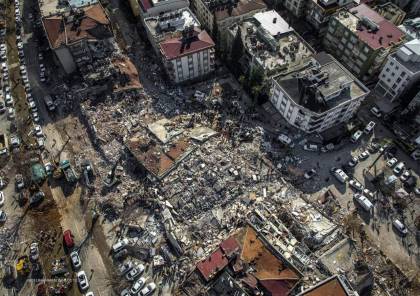ارتفاع حصيلة الضحايا الفلسطينيين جراء الزلزال في تركيا وسوريا إلى 83