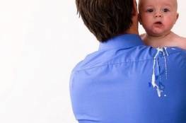 القيء عند الاطفال والرضع .. أسبابه وعلاجه والوقاية منه