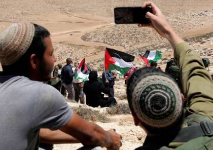 هآرتس: هكذا تتباهى إسرائيل بوقف المساعدات الأوروبية للفلسطينيين في منطقة “ج”