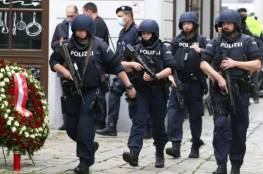 هجوم فيينا: اعتقال 14 شخصًا والمنفّذ "خدع" برنامج إعادة تأهيل المتطرّفين