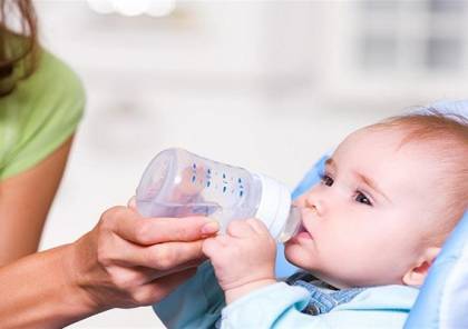 لماذا شرب الماء قد يكون قاتلا للطفل حديث الولادة ؟