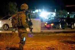 القدس: الاحتلال يعتقل شابين ويدفع بتعزيزات عسكرية في باب العامود