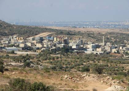 إخطاران بوقف البناء في “النبي الياس” شرق قلقيلية