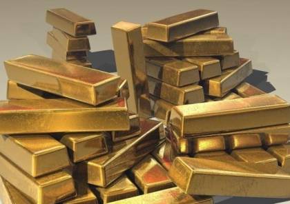الذهب يتراجع بضغط من قوة الدولار