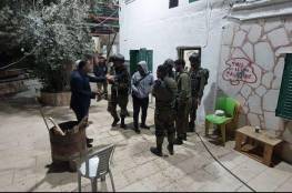 الاحتلال يغلق مركز الصمود والتحدي في تل الرميدة بالخليل