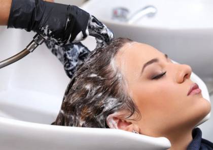 دراسة تكشف عدد مرات غسل الشعر الأمثل