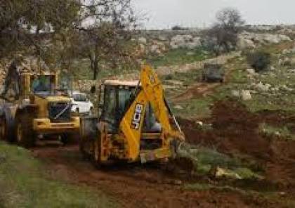 الاحتلال يجرف أراضي في قرية مادما جنوب نابلس