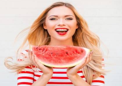 هل يجب شرب الماء بعد تناول البطيخ فى الصيف؟