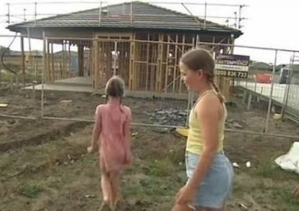 3 أطفال يشترون منزلا من مدخراتهم بأستراليا