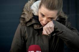 رئيسة وزراء الدنمارك تبكي أثناء زيارة مزرعة أعدمت حيوانات المنك بسبب كورونا (فيديو)