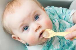 لماذا لا يجب إضافة السكر أو الملح بطعام الطفل الرضيع؟