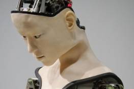 خبير يحذر من قضاء "الذكاء الاصطناعي" على البشرية بنسبة 50%