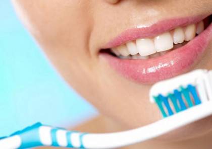 نصيحة طبية "غريبة" بعد غسل أسنانك.. اتبعها واكتشف الفرق