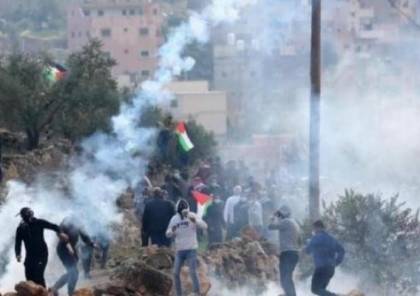 إصابة صحفي بالرصاص المعدني خلال تغطيته مواجهات مع الاحتلال وسط الخليل