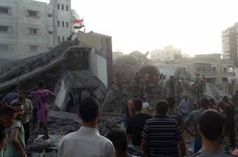 صور وفيديو : اصابة 18 مواطنا اثر قصف طائرات الاحتلال مركز "سعيد المسحال" الثقافي