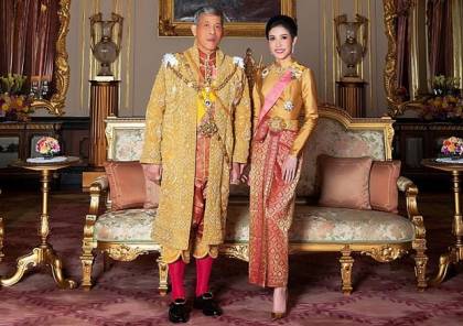 ملك تايلاند يجرد قرينته الجديدة من كافة الألقاب الملكية بسبب عدم ولائها له