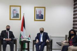 فلسطين وبريطانيا تبحثان آليات تطوير العلاقات الاقتصادية والتجارية بين البلدين