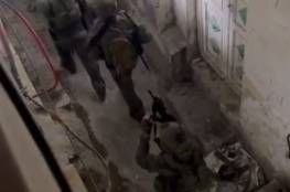بالفيديو: إصابات واعتقالات خلال اقتحام الاحتلال مخيم شعفاط بحثًا عن منفذ عملية إطلاق النار
