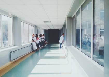مستشفيات إسرائيلية تعترف: فصلنا مريضات يهوديات عن عربيّات