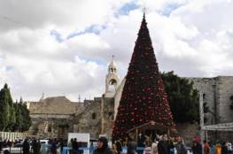 بلدية بيت لحم تشرع بنصب شجرة الميلاد وسط ظروف صعبة بسبب "كورونا"
