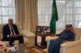 الوزير عساف يُطلع وزير الإعلام السعودي على تطورات الأوضاع في فلسطين