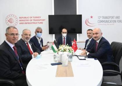 وزير المواصلات يلتقي نظيره التركي في إسطنبول