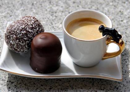 القهوة والشوكولاتة تعززان الذكاء.. كيف؟
