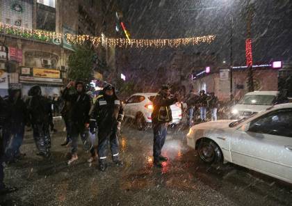 الشرطة تناشد المواطنين بعدم التحرك بمركباتهم في ظل تساقط الثلوج