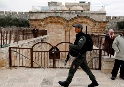 الاحتلال يخلي المصلين من باحة مصلى باب الرحمة في القدس