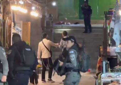 فيديو: اصابة شاب برصاص الاحتلال بزعم تنفيذه عملية طعن في القدس 