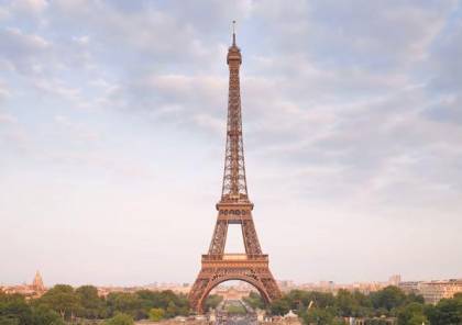 فرنسا تحذر زوار برج "إيفيل" من أمر غريب!
