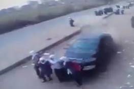 مشهد مروع.. سيارة مسرعة تقتل وتصيب 10 طالبات (فيديو)