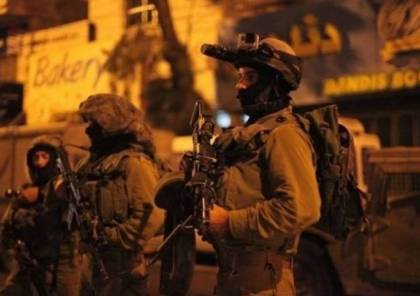 بالأسماء: اعتقال 35 مواطنا في الضفة والقدس وتوغل في غزة 