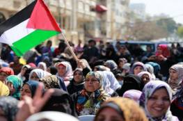 نصف المجتمع الفلسطيني إناث