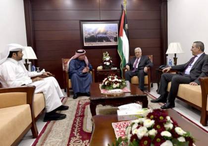 الرئيس عباس يستقبل السفير القطري العمادي