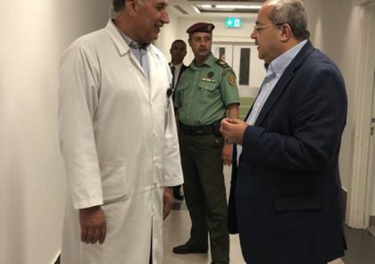الطيبي: الرئيس عباس سيمكث عدة أيام في المستشفى