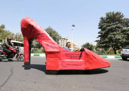 علي واكسيما.. مساح أحذية يَلمع في شوارع طهران
