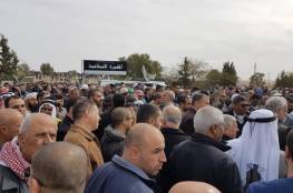 الآلاف يشيعون جثمان الشهيد أبو القيعان في أم الحيران