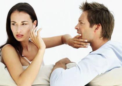 4 علامات تبرهن على كذب زوجك.. انتبهي إليها