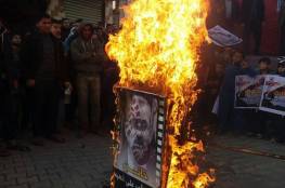 فتح: حرق صور الرئيس بغزة لن يُنير للمواطنين بيوتهم
