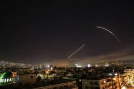 فيديو.. الدفاعات السورية تسقط فجرا صواريخ استهدفت مطاري الشعيرات والضمير