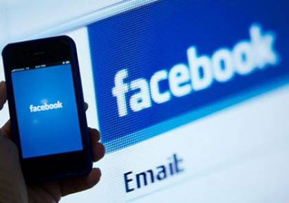 فيسبوك: ازدياد طلبات كشف بيانات المستخدمين