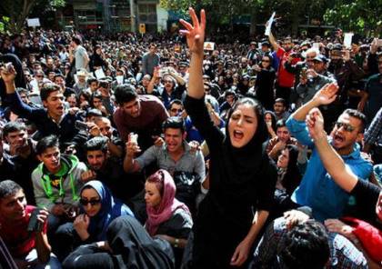 الاحتجاجات تتواصل في مدن إيرانية ومقتل متظاهرين 2 ليلة رأس السنة