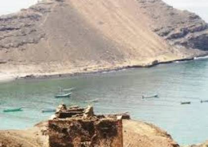 الحوثيون يهددون باستهداف ممر الملاحة الدولي بباب المندب