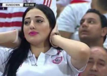 من هي الفتاة المصرية التي جذبت الكاميرا وكسبت الجمهور في نهائي دوري أفريقيا؟