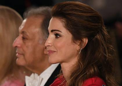 الملكة رانيا العبدالله تسرق الأضواء بفستان "فرزاتشي" (صور)