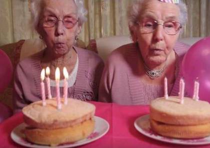 في الـ 102 من عمرهما..توأمان بريطانيتان تبوحان بسر حيويتهما!